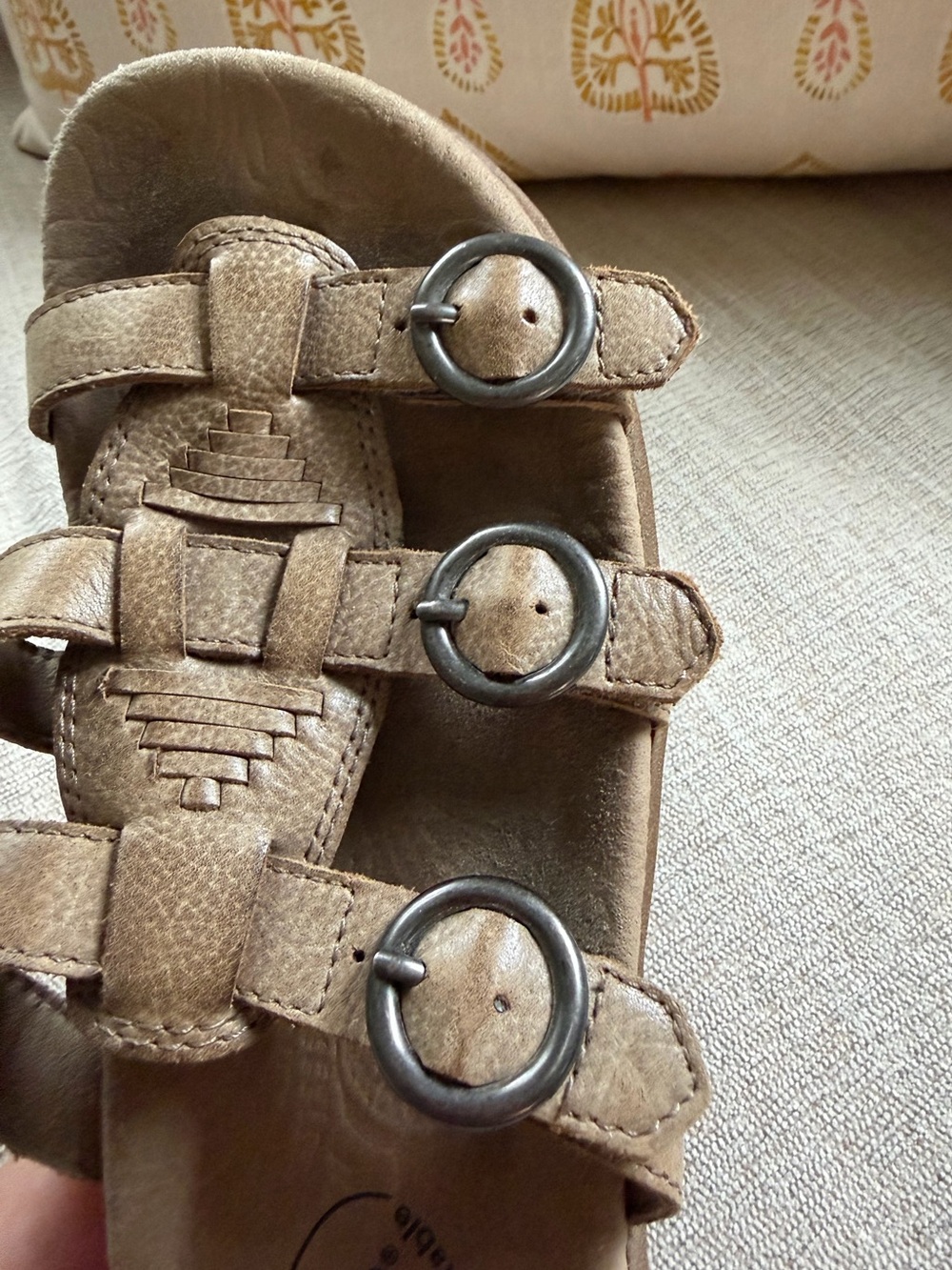 Taos "Good Times" Slip On Tan Leather Sandals. Women's Size: 6. - Picture 4 of 9
